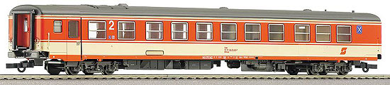 Passenger car 2nd class with buffet<br /><a href='images/pictures/Roco/64785.jpg' target='_blank'>Full size image</a>